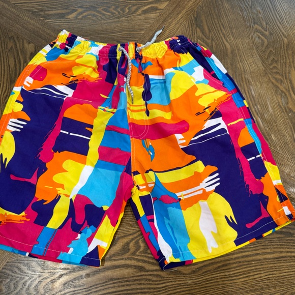 Men’s swim trunks - Picture 1 of 3